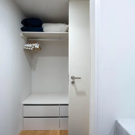 Apartment Primrose 1br Delight W Parking By Lovelystay Porto