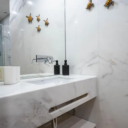 Primrose 1br Delight W Parking By Lovelystay