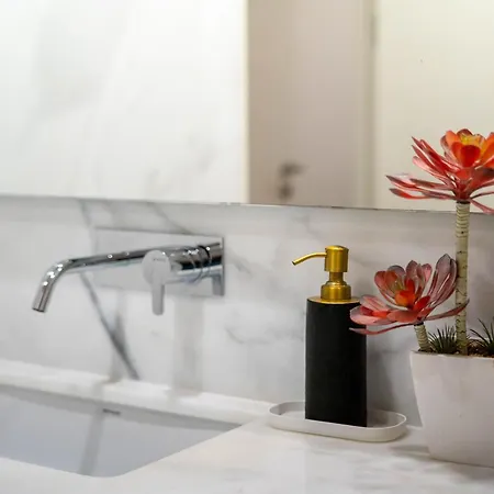 Primrose 1br Delight W Parking By Lovelystay Apartment Porto