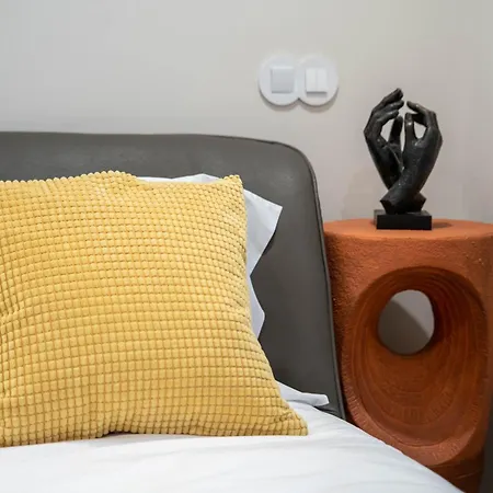 Primrose 1br Delight W Parking By Lovelystay Porto